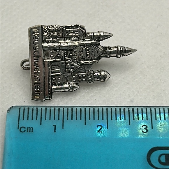 Vintage Neuschwanstein Hat PIN - Germany - Picture 6 of 7